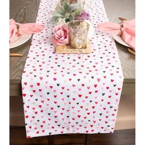 Valentine’s Day Table Runner🩷